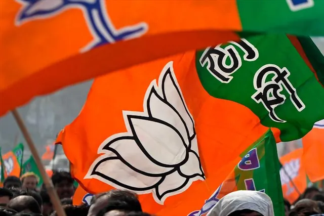 ফেসবুক পোস্ট করে বিজেপি নেতার ইস্তফা