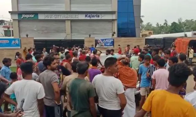মার্বেলচাপা পড়ে শ্রমিকের মৃত্যু আসানসোলে, বিক্ষোভ