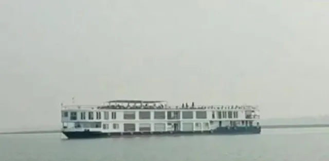 বাংলাদেশের ঐতিহাসিক স্থানগুলো পরিদর্শন করে গঙ্গা বিলাস এখন ভারতের পথে