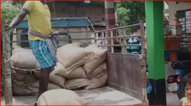 মৃত ব্যক্তির নামে রেশন তোলার অভিযোগ