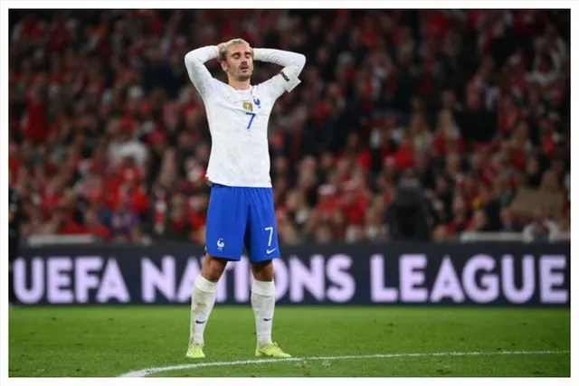 অল্পের জন্য রেহাই পেল ফ্রান্স