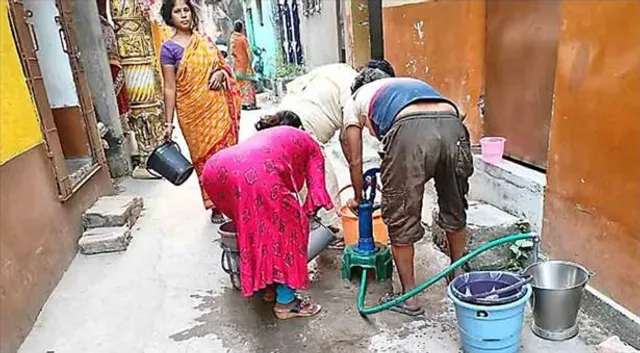 জল আর মশার জোড়া যন্ত্রণা