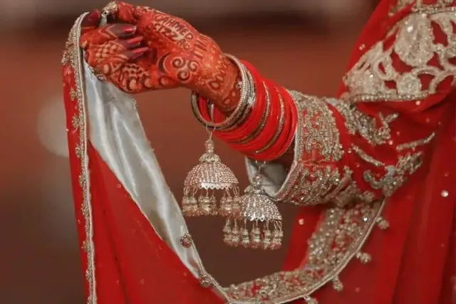 নিজেকেই বিয়ে করতে চলেছেন ২৪ বছর বয়সী এক মহিলা