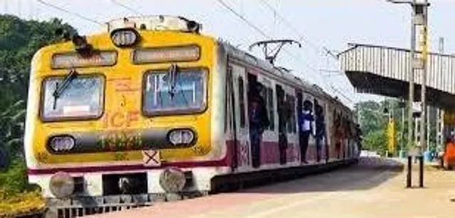 একই লাইনে মুখোমুখি দুটি লোকাল ট্রেন, ব্যস্ত সময়ে ছড়াল আতঙ্ক