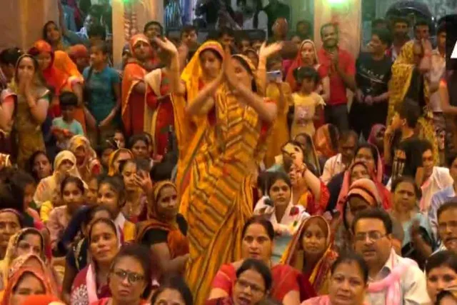 নাচ ও গানের মাধ্যমে মথুরায় উৎসব শুরু হয়েছে, দেখুন ভিডিও