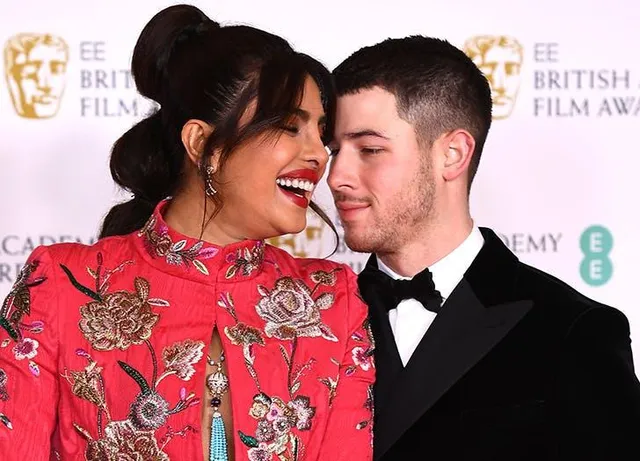 নিকের জন্মদিনে কি উপহার দিলেন দেশী গার্ল?