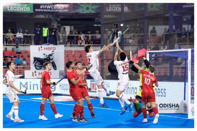 স্প্যানিশ আর্মাডার গোলায় বিধ্বস্ত ওয়েলস-ওয়াল