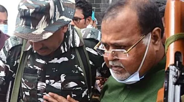 সোমবার বিকেলে পার্থ চট্টোপাধ্যায়ের চপের আবদার মেটাল জেল