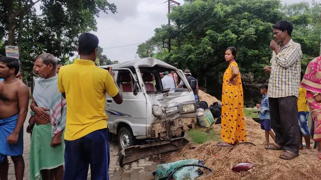 মর্মান্তিক পথ-দুর্ঘটনা ঘাটাল-মেদিনীপুর সড়কে