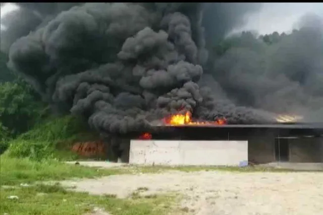 রাবার কারখানায় ভয়াবহ আগুন