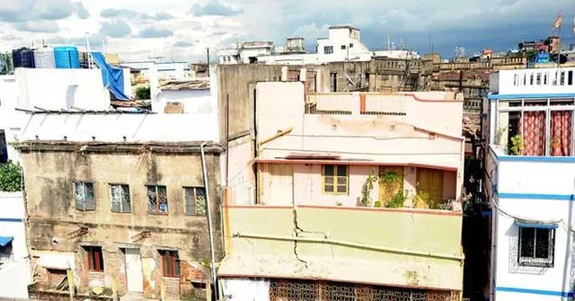 বউবাজারে একাধিক বাড়িতে ফাটল