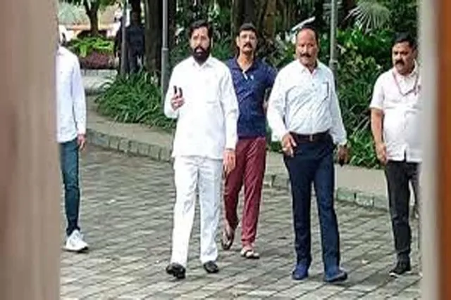 মুম্বই অভিমুখে একনাথ শিন্ডে, দেখুন ভিডিও