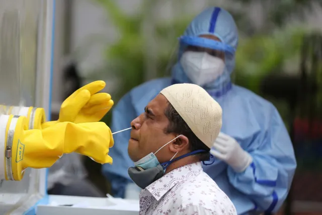 করোনা: পরিস্থিতি আরও ভয়ানক হয়ে উঠছে ওপার বাংলায়