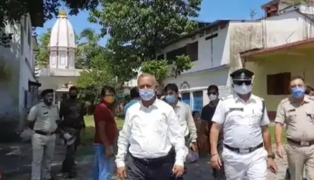 টিকাকরণ কেন্দ্রে বহিরাগত প্রবেশ নিষেধ