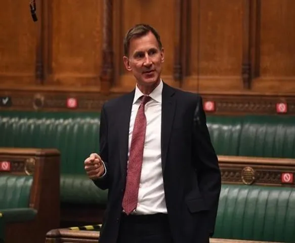 নতুন অর্থমন্ত্রী নিয়োগ করলেন যুক্তরাজ্যের প্রধানমন্ত্রী লিজ ট্রাস