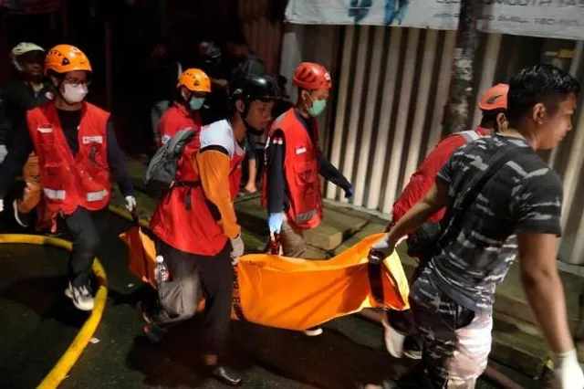 ইন্দোনেশিয়ার তেল গুদামে আগুন, নিহত ১৭