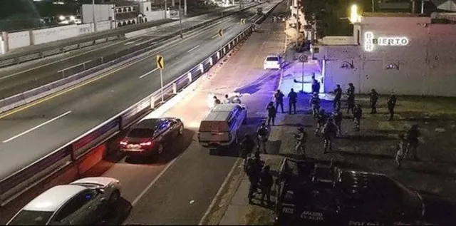 মার্কিন যুক্তরাষ্ট্র: মেক্সিকান বারে বন্দুকবাজের গুলিতে নিহত ৯, আহত ২