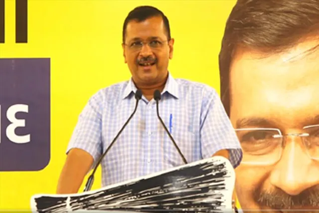 নির্বাচনের আগে গুজরাটে কেজরির প্রতিশ্রুতি