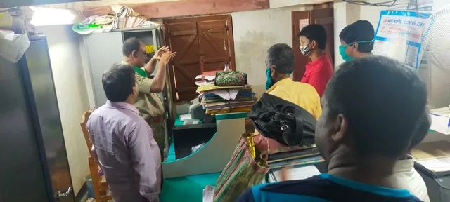 ​সবংয়ে অঞ্চল অফিসে জানালা ভেঙে চুরি, তদন্তে পুলিশ