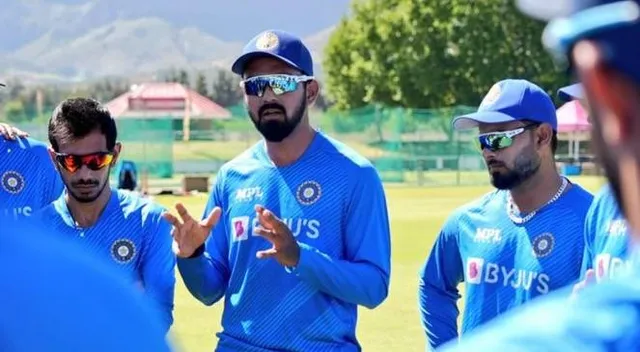 চোটের কারণে দক্ষিণ আফ্রিকার বিরুদ্ধে টি-টোয়েন্টি সিরিজ থেকে ছিটকে গেলেন কেএল রাহুল ও কুলদীপ যাদব