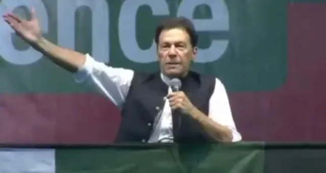 ফের পাক সরকারকে সতর্ক করলেন ইমরান খান