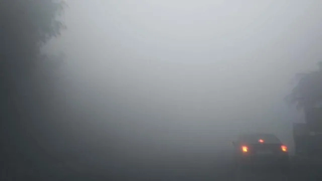 মাত্রাতিরিক্ত দূষণে বন্ধ বিদ্যালয়