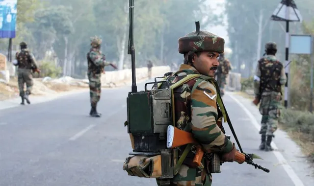 আবার উপত্যকায় সেনা-জঙ্গির সংঘর্ষ শুরু