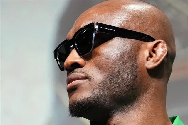 সজোরে মাথায় লাথি, ছিটকে পড়লেন চ্যাম্পিয়ন