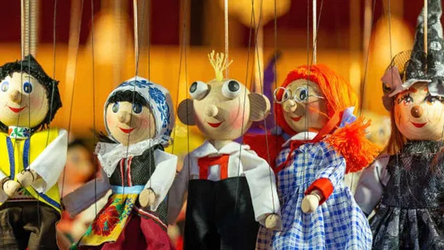 সচেতনতার বার্তা পৌঁছে দিতে  কথা বলা পুতুল ব্যবহৃত হচ্ছে  চা বাগানে