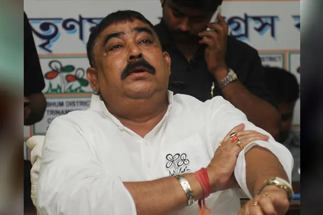 অনুব্রত ঘনিষ্ঠ ব্যবসায়ীকে জেরা সিবিআইয়ের