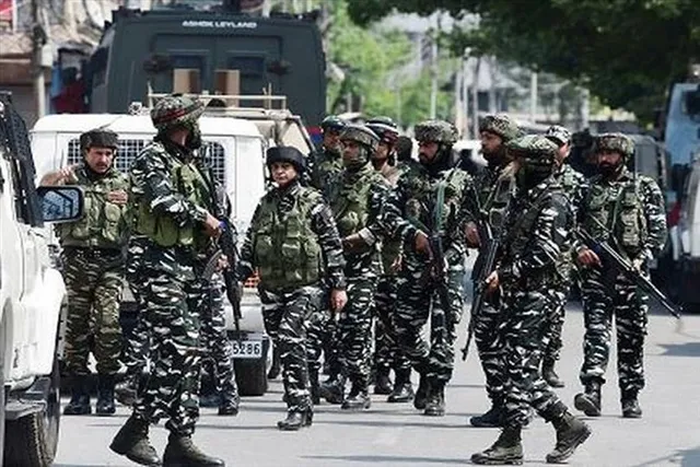 সেনা-জঙ্গির লড়াইয়ে নিকেশ আরও ২ জঙ্গি