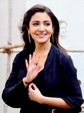 নিজের প্রোডাকশন হাউস থেকে সরে গেলেন অনুষ্কা শর্মা