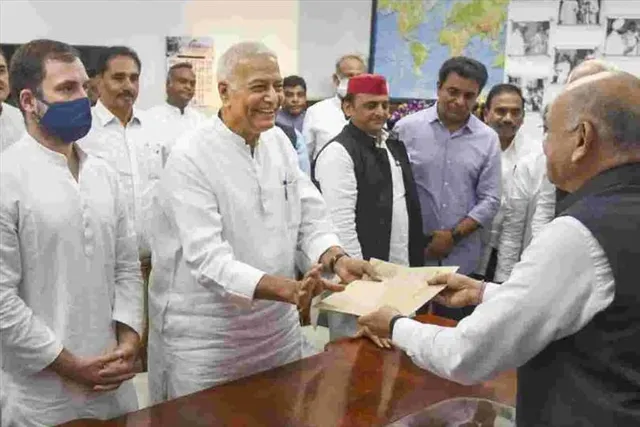 President election: যশবন্ত সিনহাকে সরে দাঁড়ানোর অনুরোধ