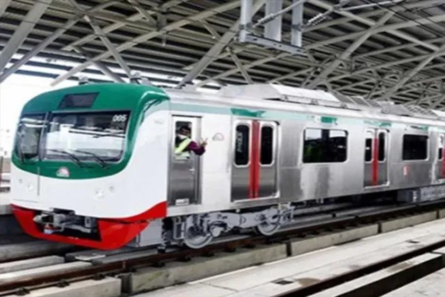 প্রথম দিনেই বিকল বাংলাদেশের মেট্রোর টিকিট কাটার মেশিন