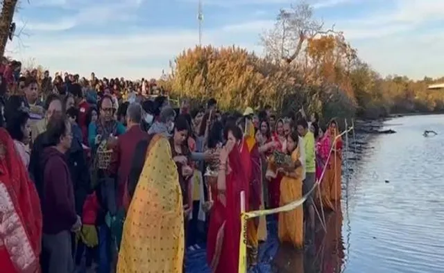 মার্কিন যুক্তরাষ্ট্রের বিভিন্ন রাজ্যে ছট পূজা উদযাপনে মাতলেন ভারতীয় আমেরিকানরা