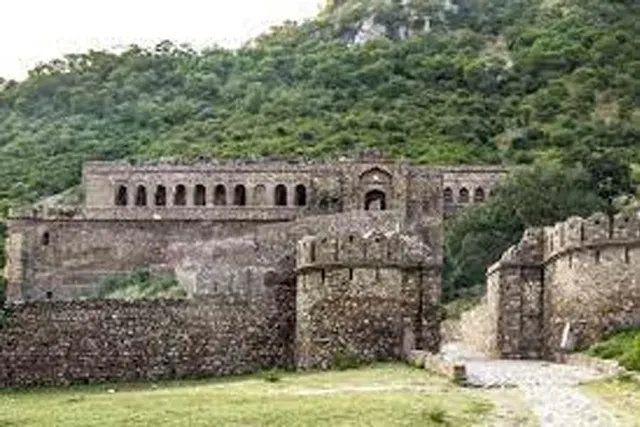 রহস্য রোমাঞ্চে ভানগর ভ্রমণ