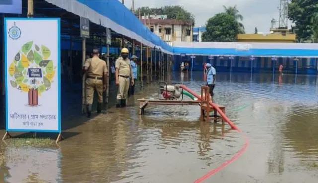 টানা বৃষ্টিতে জলমগ্ন 'দুয়ারে সরকার' শিবির!