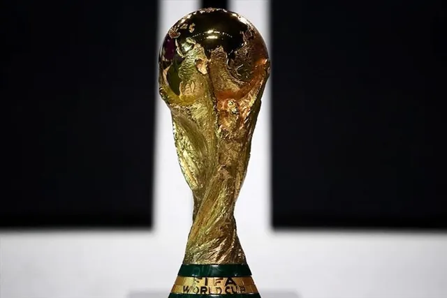 ফিফা বিশ্বকাপের ট্রফিটির মূল্য কত জানেন?