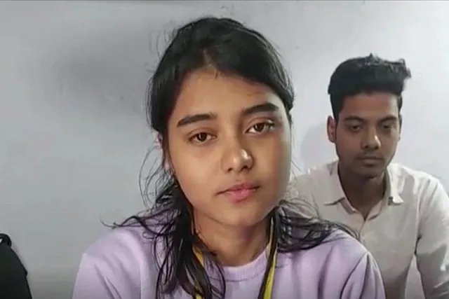 প্রথম মুসলিম মহিলা যুদ্ধবিমান চালক হতে চলেছেন সানিয়া