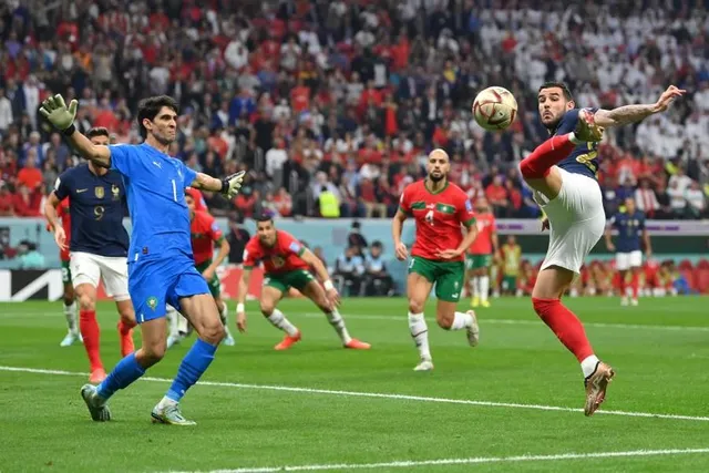 শুরুতেই এগিয়ে গেল ফ্রান্স