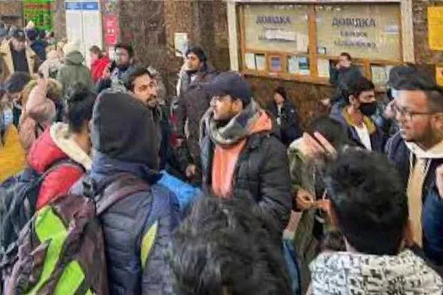 ইউক্রেনে বসবাসকারী ভারতীয় নাগরিকদের বিশেষ পরামর্শ দিল কিয়েভের ভারতীয় দূতাবাস