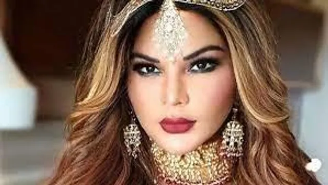সোশ্যাল মিডিয়ায় রাখির ফানি ভিডিও শেয়ার