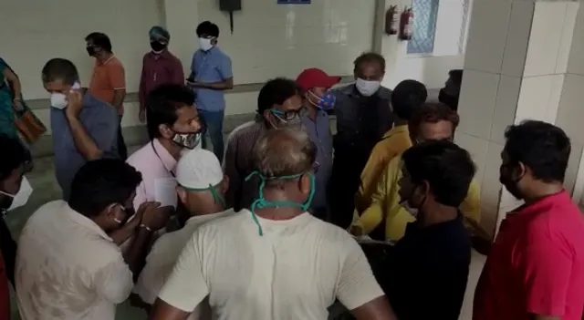 শুক্রবার আসানসোলে ১৩৫ জন গণপরিবহন কর্মীদের ভ্যাকসিন দেওয়া হলো