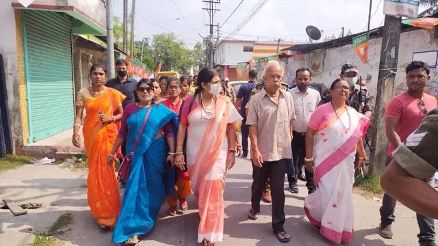 প্রচারে ঝড়  শাসক ও বিরোধী উভয় দলের