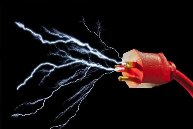 পাখা চালাতে গিয়ে মৃত্যু