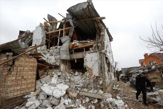 পূর্ব ইউক্রেনে যুদ্ধ তীব্র হওয়ায় আরও অস্ত্র খুঁজছে কিয়েভ