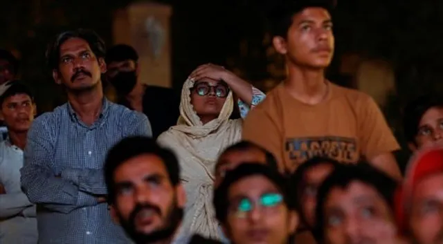 এ কী অবস্থা পাক ভক্তদের!