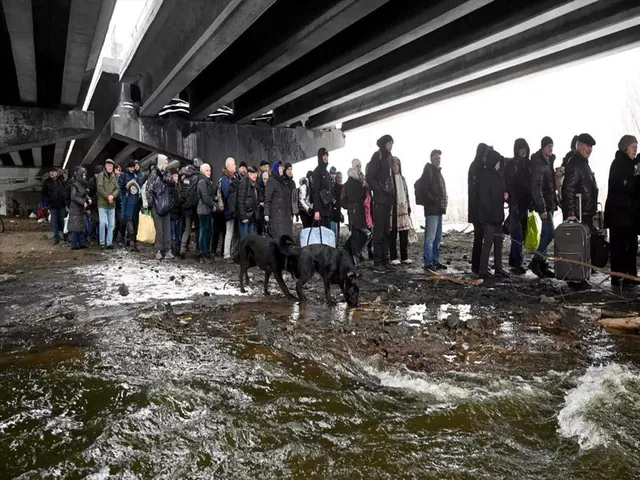 ইউক্রেনে ইভাকুয়েশন করিডোরের মাধ্যমে চলাচল সীমিত হয়েছে