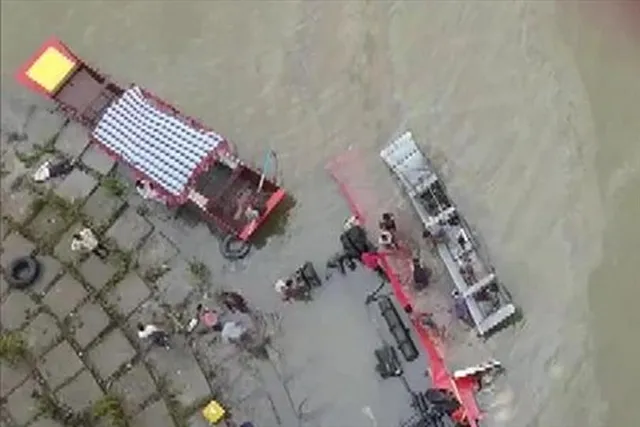 ভয়াবহ বাস দুর্ঘনায় নিহত ১২, উদ্ধার ১৫ জন