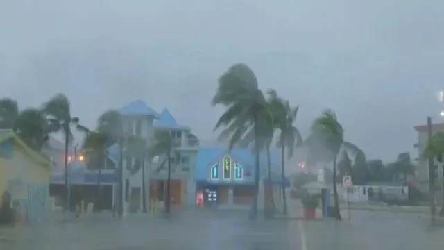 প্রায় সম্পূর্ণরূপে বিদ্যুৎবিচ্ছিন্ন ফোর্ট মায়ার্স